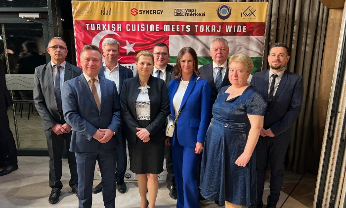 Török-Magyar Üzleti és Kulturális Találkozó Tokajban: A Kereskedelmi Kapcsolatok Szorosabbra Fonása